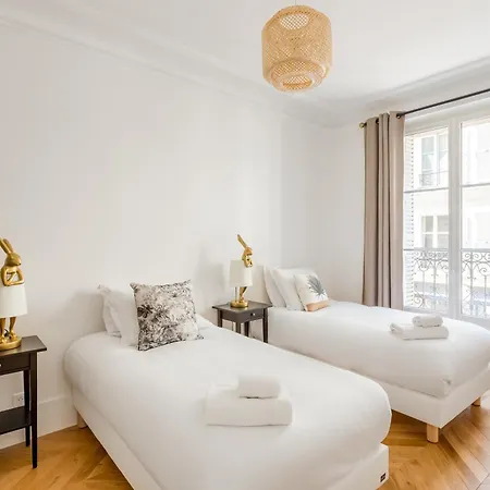 The Black Swan Paryż