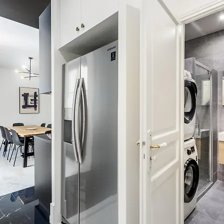 The Black Swan Apartment *