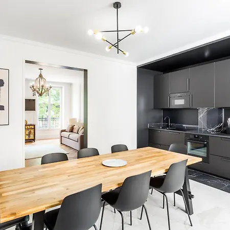 Apartment The Black Swan Paris