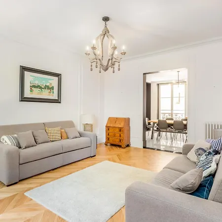 The Black Swan Apartment Paris