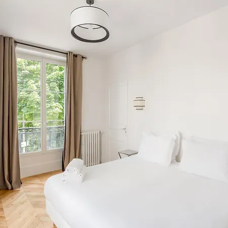 The Black Swan * Paris